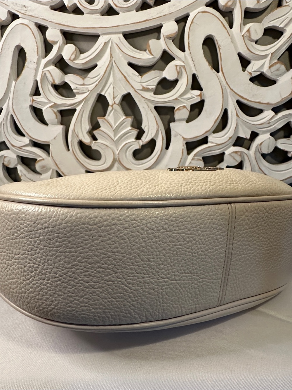 Coach Pebbled Leather Shoulder Bag in Cream and Gold - Picture 4 of 12